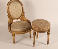 Chaise à assise basse et tabouret en bois très richement mou… (photo 5)