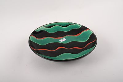bol à rayures vertes et noires sur fond blanc