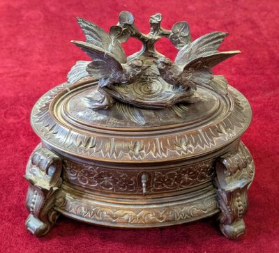 Boite à couvercle travail de la foret noire, décor aux oisea…