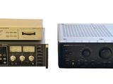 deux types différents d'équipements audio exposés