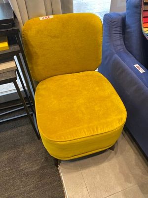 1 Fauteuil fixe LOUNGE. 53 x 62 x 77 cm, revêtement en velou…