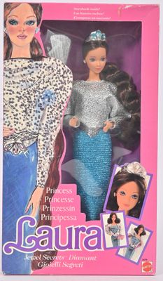 Poupée Barbie « Princesses de la mer » Laura, dans sa boîte