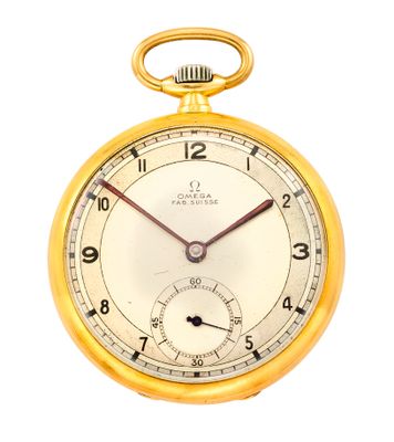 une vieille montre de poche jaune sur fond blanc, avec une trotteuse rouge