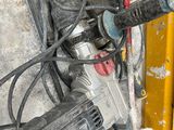 a pile of tools that are sitting on the ground