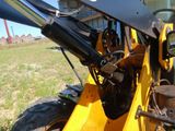 a close up of the front end of a tractor