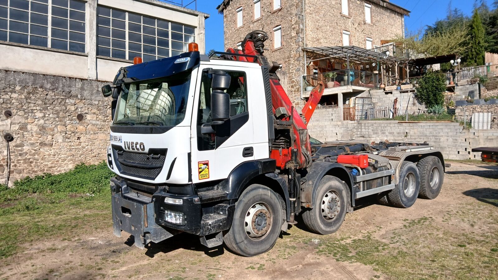 IVECO TRAKKER 450 CH 8X4 - Genre : CAM - Carrosserie : BEN A…