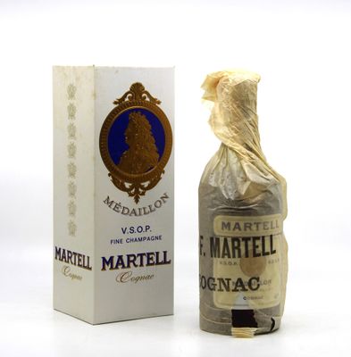 une bouteille de Marmell à côté d'une boîte de Marmell