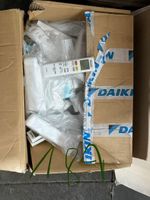 Lot de télécommandes DAIKIN + plafonnier (photo 2)