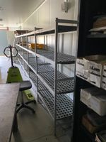 Une étagère en aluminium à claies amovibles en plastique à 7… (photo 2)