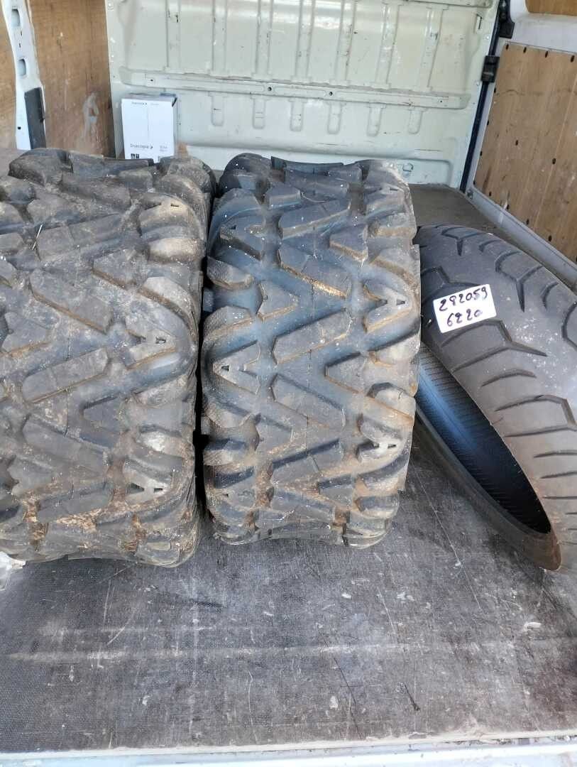 2 pneu quad occasion 26X11-12 et 1 pneu moto occasion 180/55…
