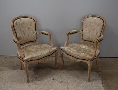 paire de chaises antiques avec rembourrage floral rembourrage rembourrage rembourrage rembourrage rembourrage rembourrage rembourrage rembourrage