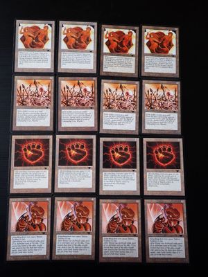 gros plan d'un jeu de cartes sur une table