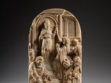 une plaque en ivoire sculpté représentant une scène de la vie de Jésus
