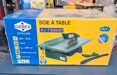 1 scie sur table neuve dans son carton d'origine