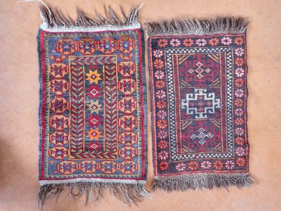 Lot de 2 tapis en laine noué main, dim 60x41 cm