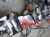 a picture of a couple of tools that are laying on the ground