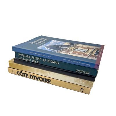 Ensemble de 5 livres sur le voyage comprenant :