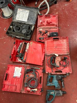 a lot of tools that are sitting on the floor