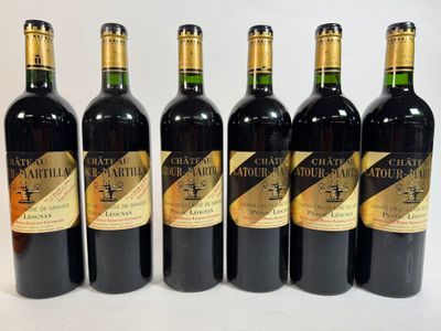 six bouteilles de vin sont alignées dans une rangée