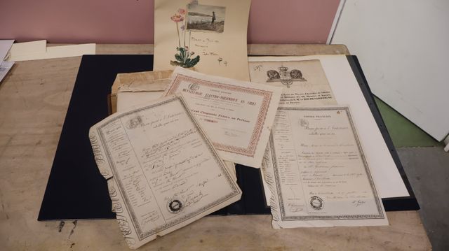 Passeports 1851-1812 ; dossier du chemin de fer de St Germain les...