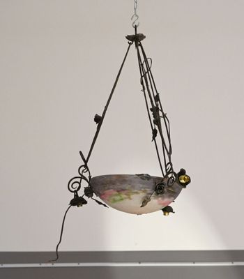 MULLER FRERES LUNEVILLE. Suspension à vasque et tulipes et v…