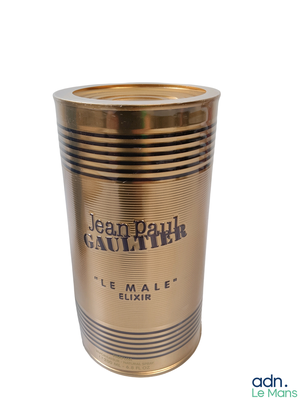 une image représentant une coupe en or portant le nom de Jean-Paul Cautier
