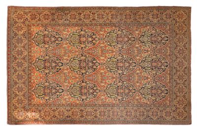 un tapis persan ancien