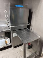 1 lave vaisselle inox à capot HORECA avec 7 paniers de 49X49…