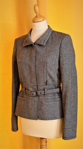 HUGO BOSS – Blazer gris chiné en laine, ceinture. Taille : 38 