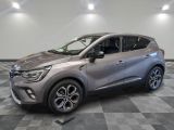 le nouveau renault c - cross suv est garé dans un showroom