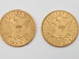 deux pièces d'or, dont l'une représente un grand aigle et l'autre un aigle plus petit