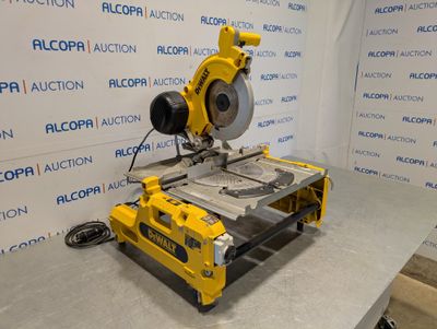 a picture of a machine that is sitting on top of a table