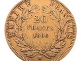 un gros plan d'une pièce de monnaie ornée d'une couronne