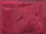 une photo d'une commode en plastique rouge à cinq tiroirs