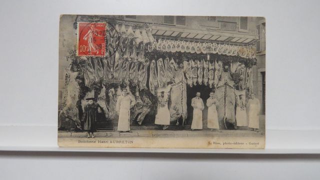 Guéret : Boucherie Henri Aubreton. Coins très légèrement arrondis...