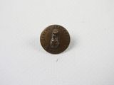 gros plan d'une pièce de monnaie sur une surface blanche avec un fond blanc