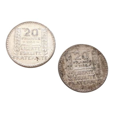 deux pièces d'argent, dont l'une porte une couronne et l'autre en porte une