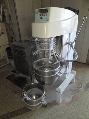 an image of a machine that is in a garage
