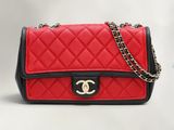Sac Chanel à rabat matelassé rouge et noir