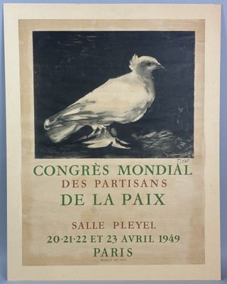 une vieille affiche représentant un pigeon blanc perché sur une table