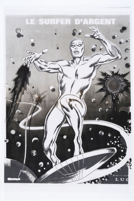 une image représentant un dessin en noir et blanc d'un homme sur une planche de surf