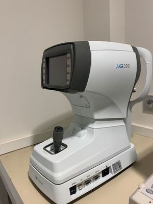 une photo d'un dispositif médical posé sur un comptoir