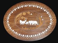 Petite table d appoint ovale a décor d incrustation (os) rep… (photo 5)