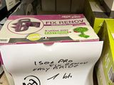 une boîte de « Fix Renew » sur une étagère dans un magasin
