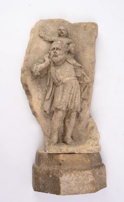statue d'un homme coiffé d'un chapeau et tenant un sac