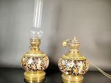 two lamps that are sitting on a table