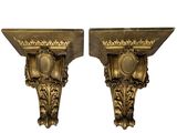 paire de cornes anciennes en laiton ornées de détails décoratifs