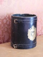 CORBEILLE A PAPIER de section cylindrique en carton gainé de… (photo 2)