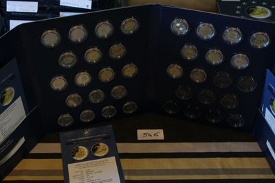 Grèce - Un Coffret de 27 pièces BU de 2 euros différentes so…