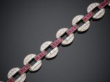 un bracelet Art déco en rubis et diamants